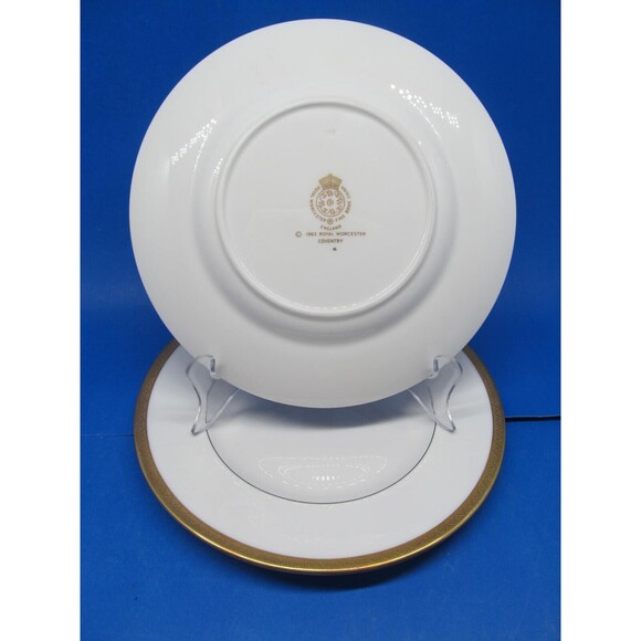 Royal Worcester Coventry 8" Salad Plates Very Good Condition Set Of 2 - Picture 3 of 13
